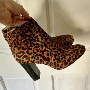 Banana Republic faux fur cheetah / leopard print booties